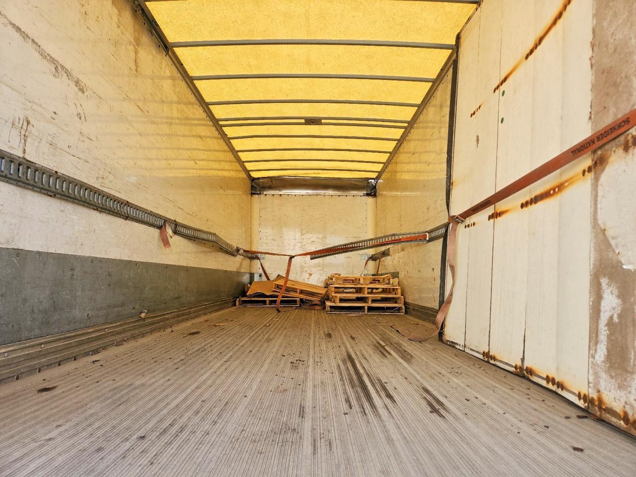 2010 Hino 258/268 BOX Truck