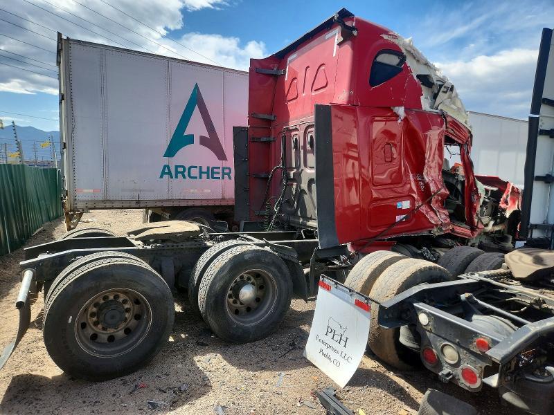 2019 Freightliner Cascadia 126