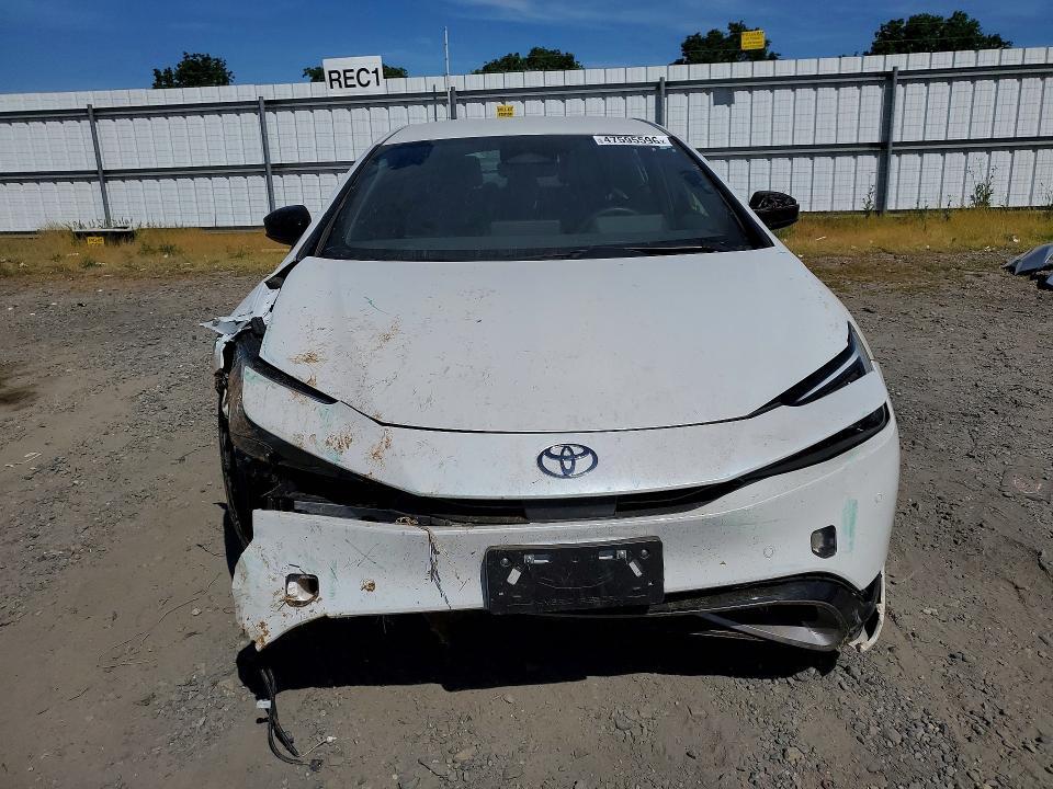 2024 Toyota Prius xle