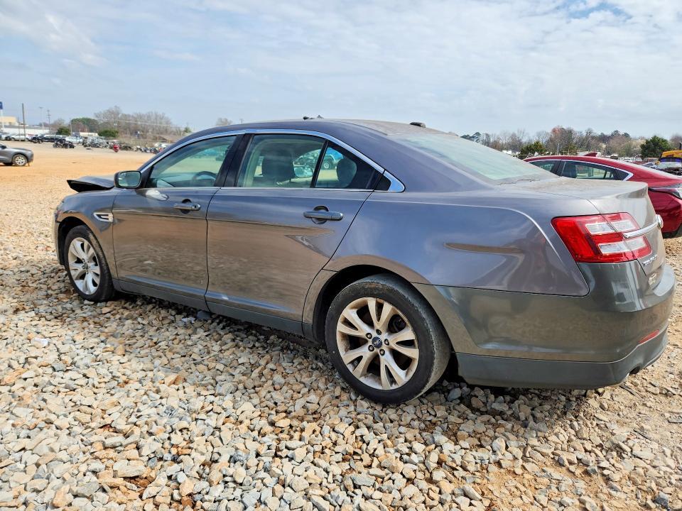 2013 Ford Taurus se