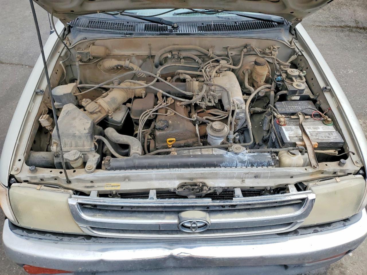 2000 Toyota Tacoma Base