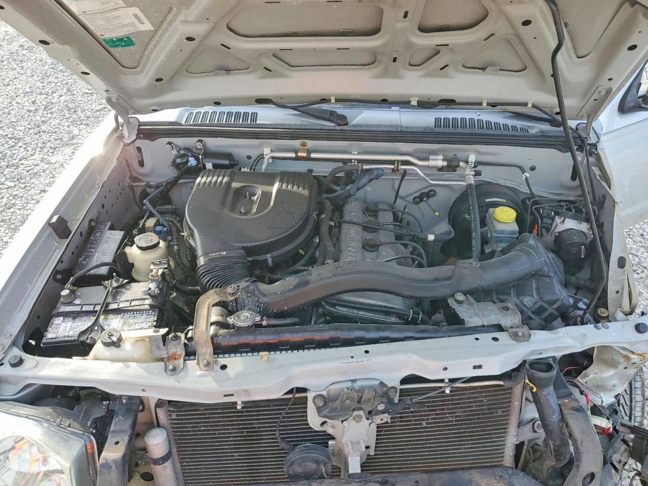2004 Nissan Frontier Standard