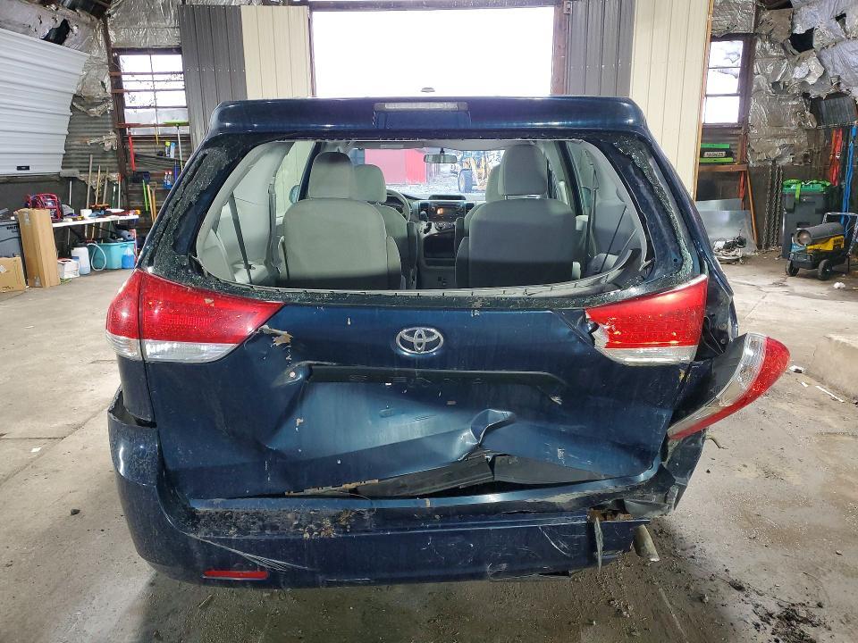 2012 Toyota Sienna Base 7-passenger