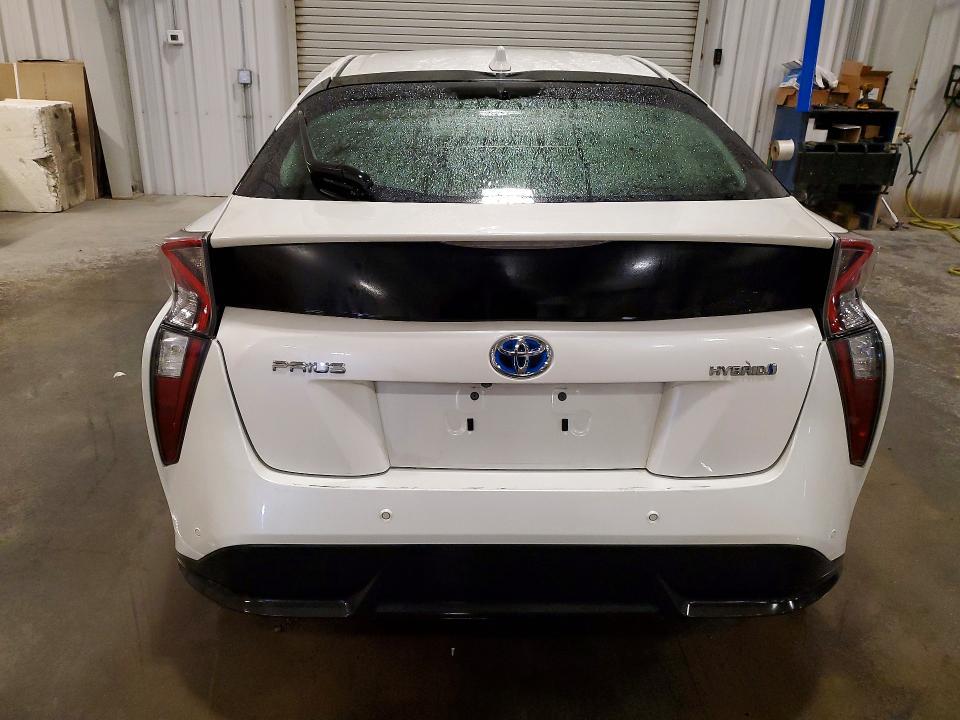 2016 Toyota Prius Four Touring