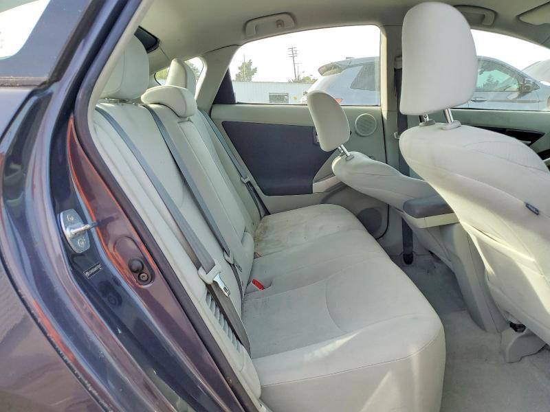 2010 Toyota Prius iii