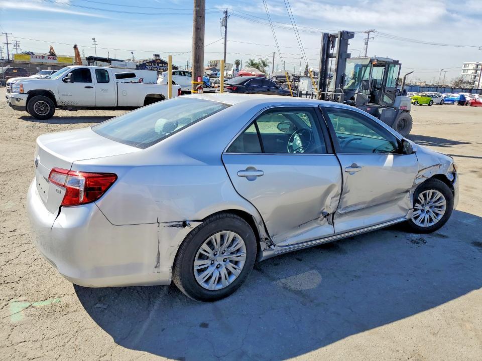 2014 Toyota Camry le