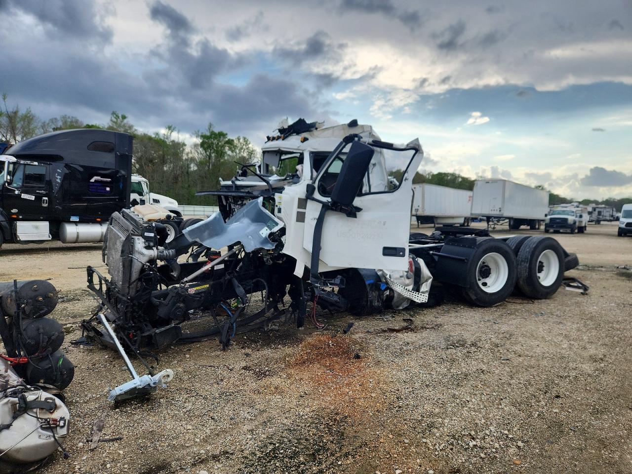 2025 Volvo VNL Semi Truck