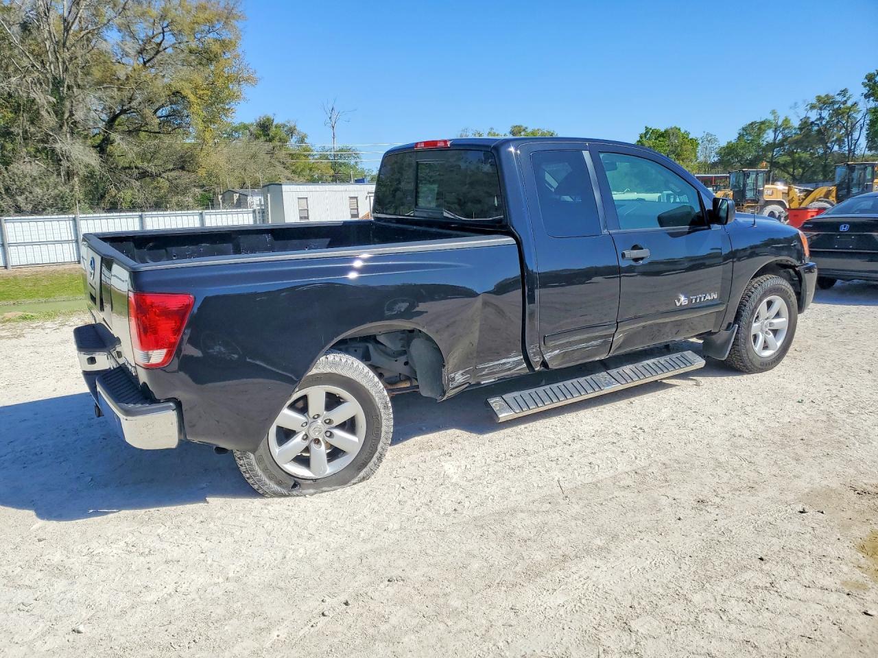 2012 Nissan Titan SV