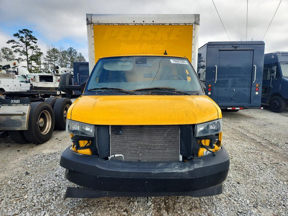 2023 GMC Savana BOX Truck