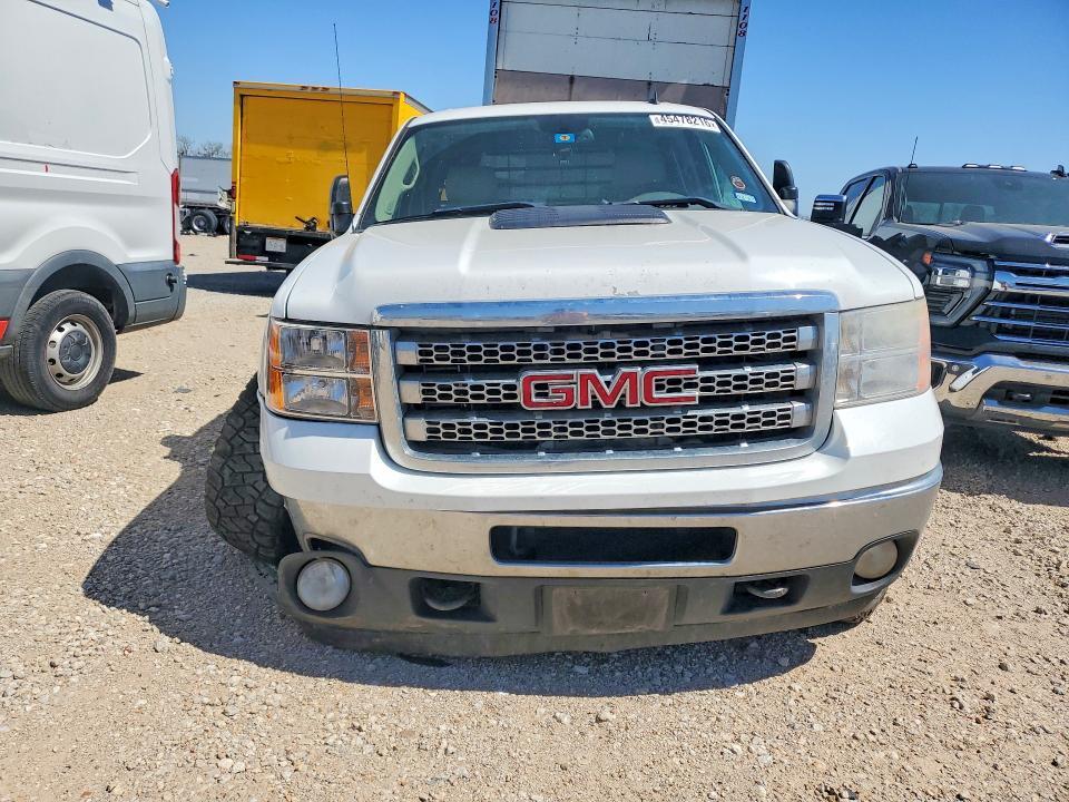 2013 GMC Sierra 2500 Flatbed Truck