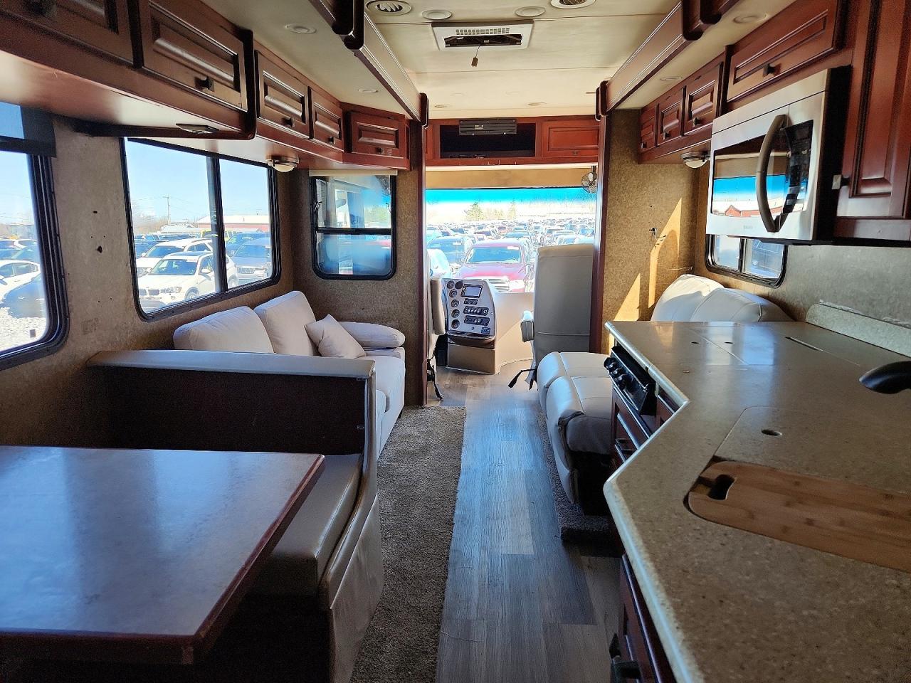 2013 Freigliner Chassis XC