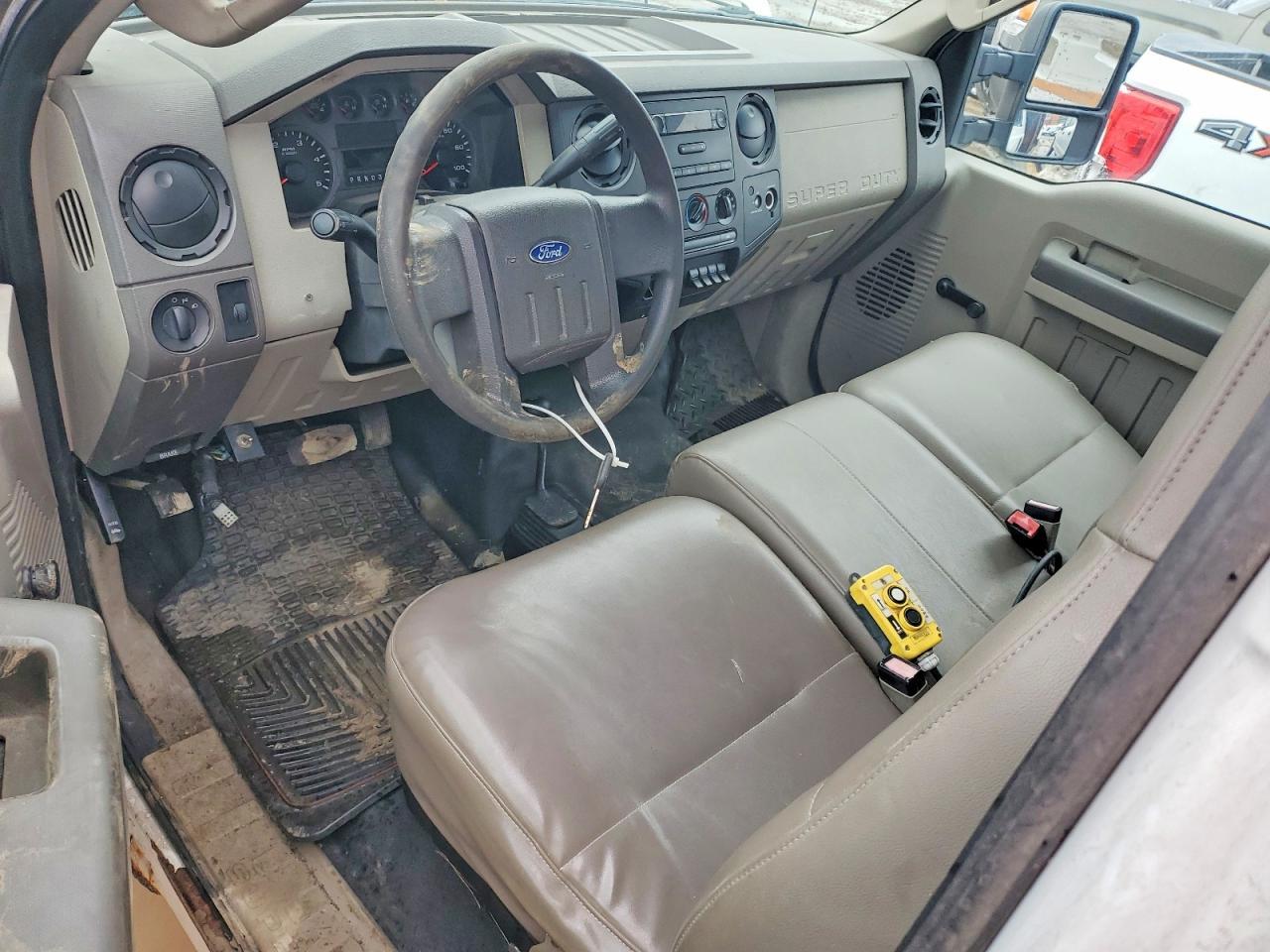 2008 Ford F350 Super Duty Flatbed Truck