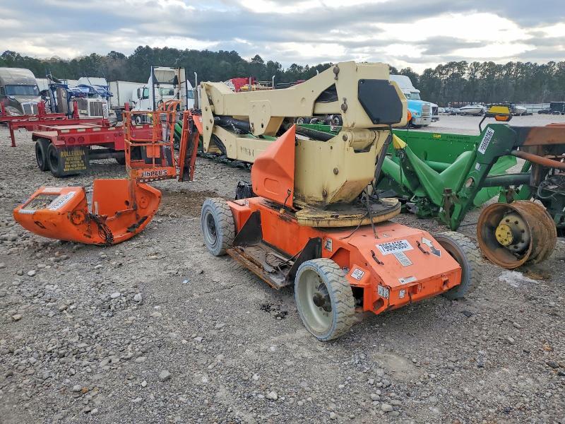 2010 JLG E400AJP Boom Lift