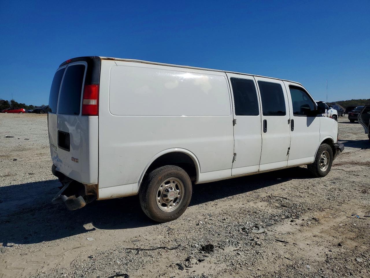 2011 GMC Savana G3500 Utility / Service Van