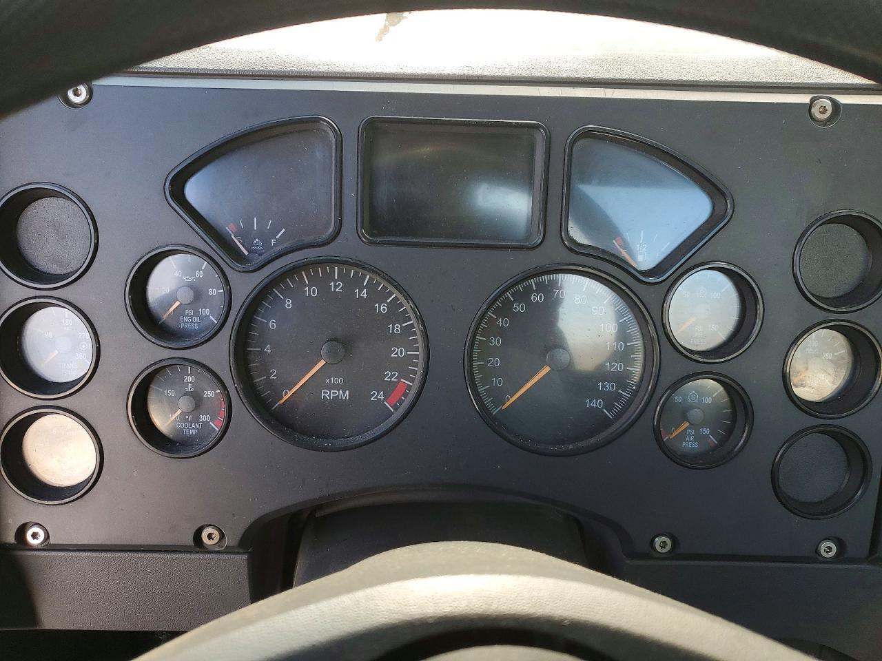 2017 Mack CXU613 Semi Truck