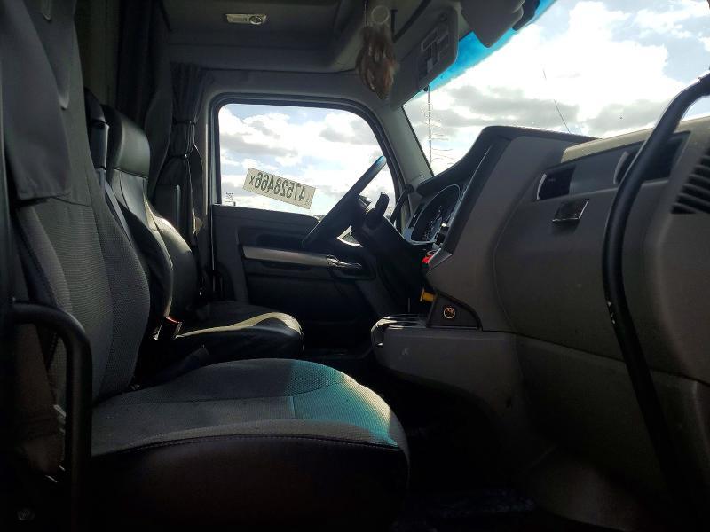 2020 Kenworth T680 Semi Truck