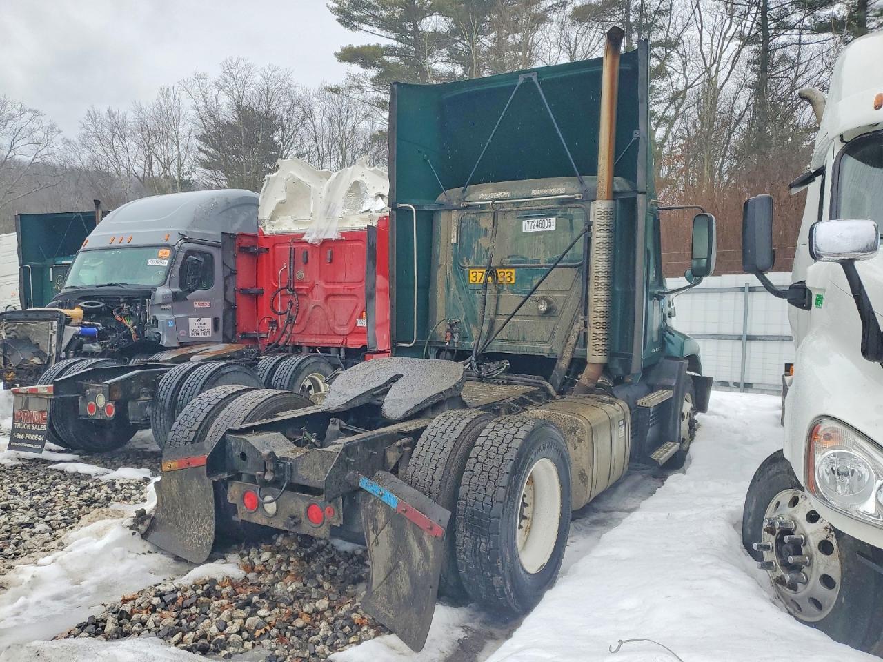 2018 Mack CX612 Semi Truck