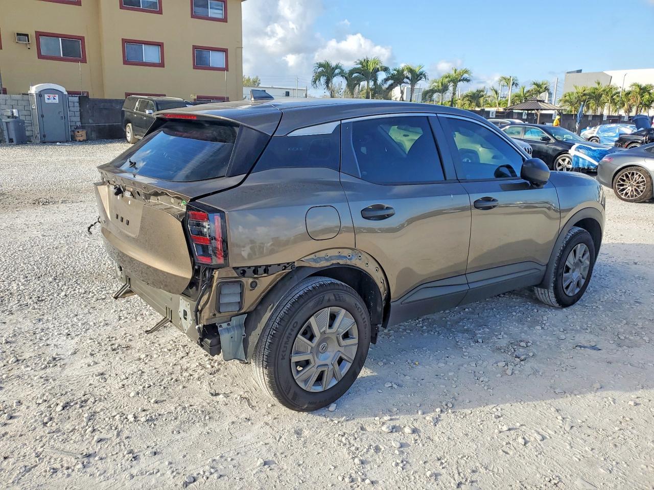 2025 Nissan Kicks s