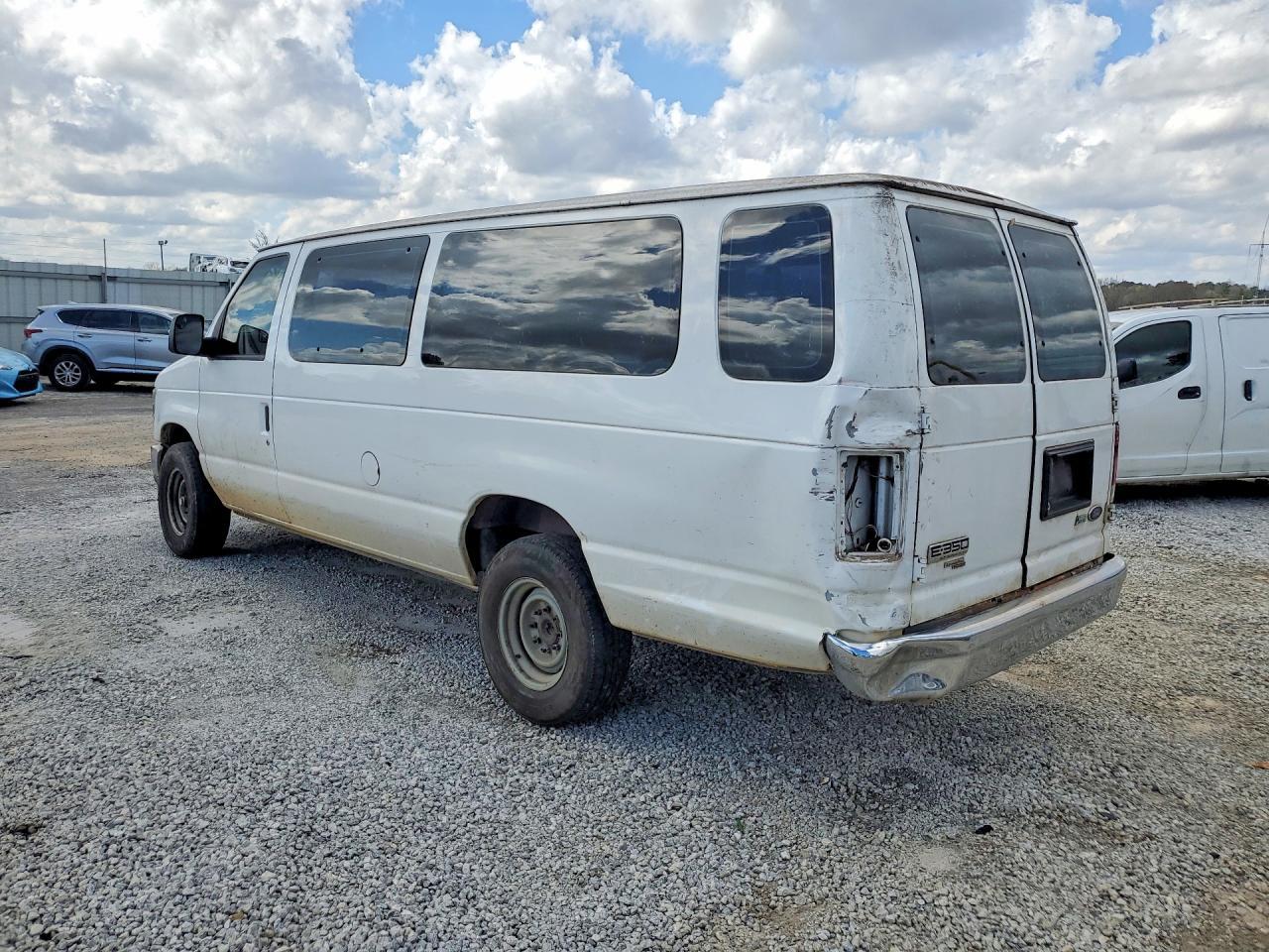 2014 Ford Econoline E350 Super Duty Wagon