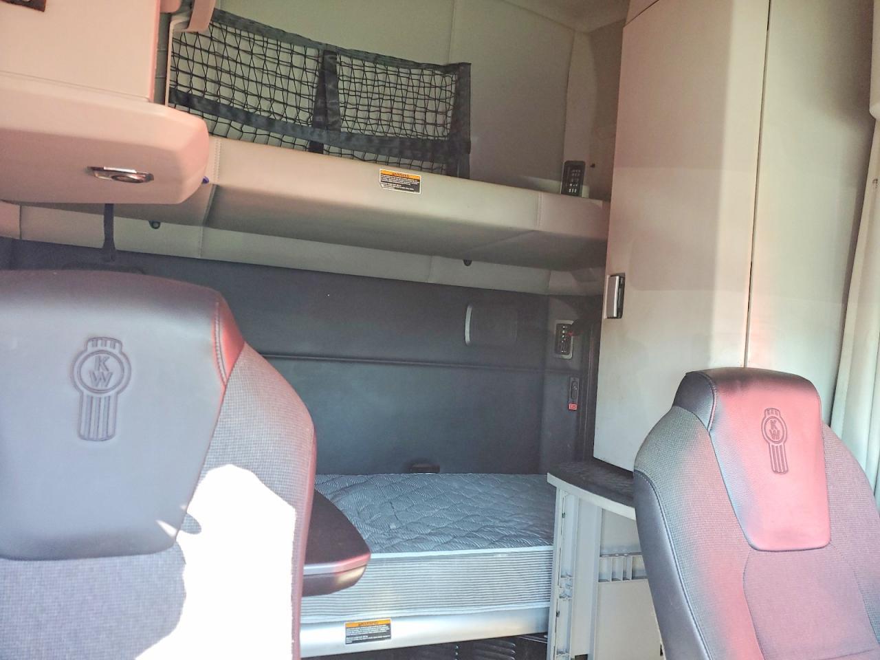 2023 Kenworth T680 Semi Truck