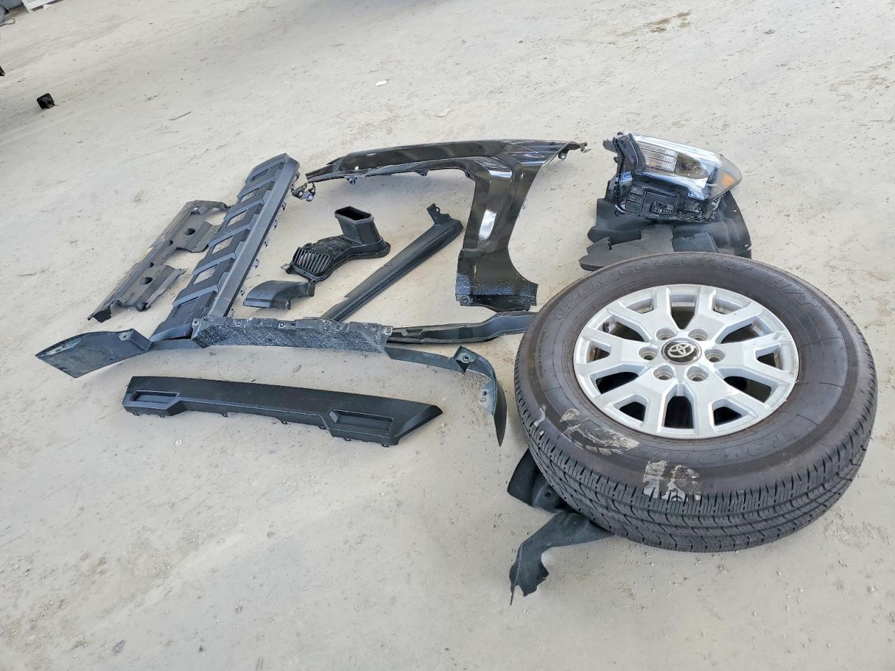 2025 Toyota Tacoma SR