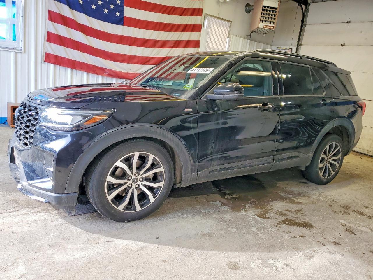 2025 Ford Explorer St-line