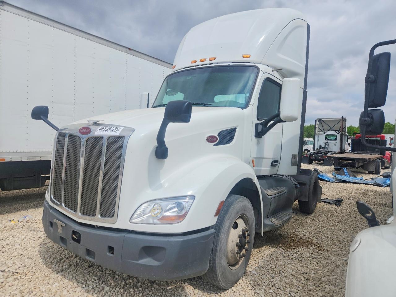 2018 Peterbilt 579 Semi Truck