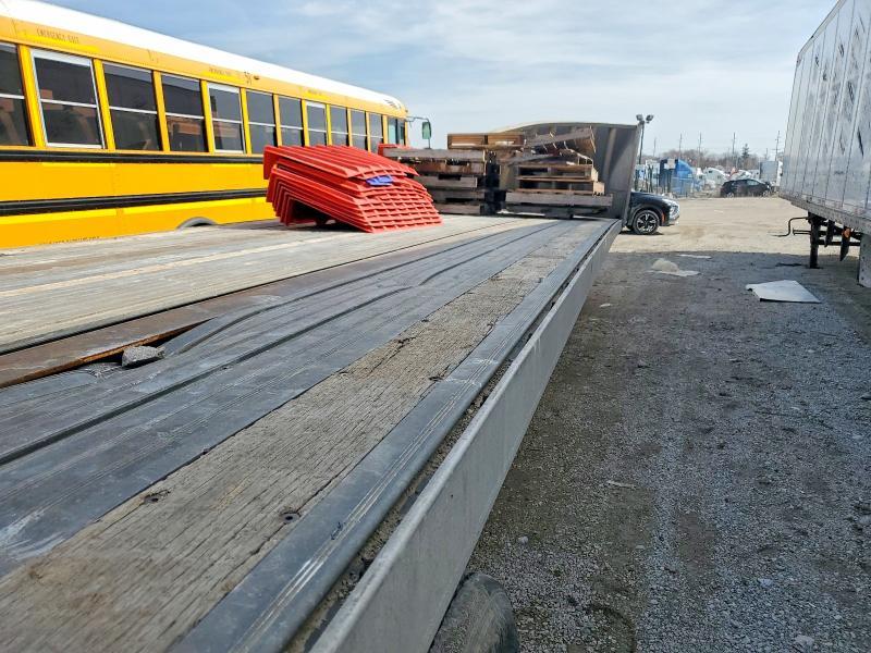 2014 Manac 10245C031 Flatbed Trailer