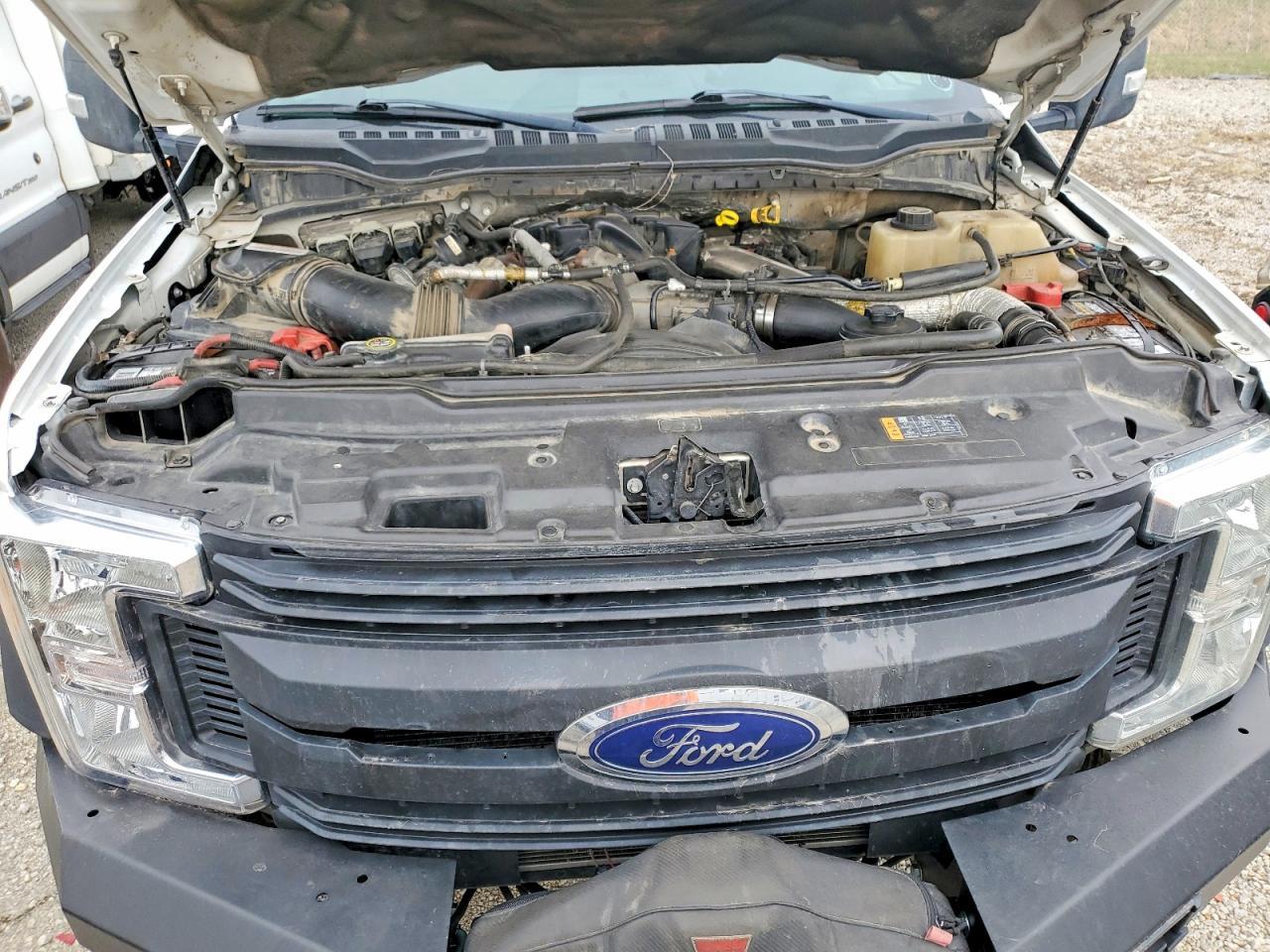 2017 Ford F450 Super Duty Truck Cab AND Chassis