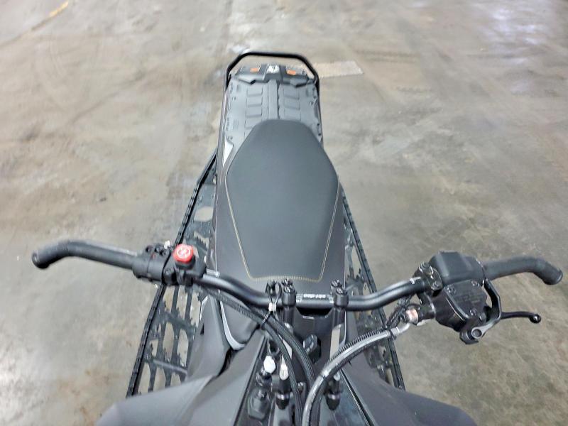 2025 Skidoo Renegade Adrenaline