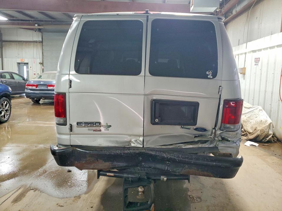 2009 Ford Econoline E350 Super Duty Wagon