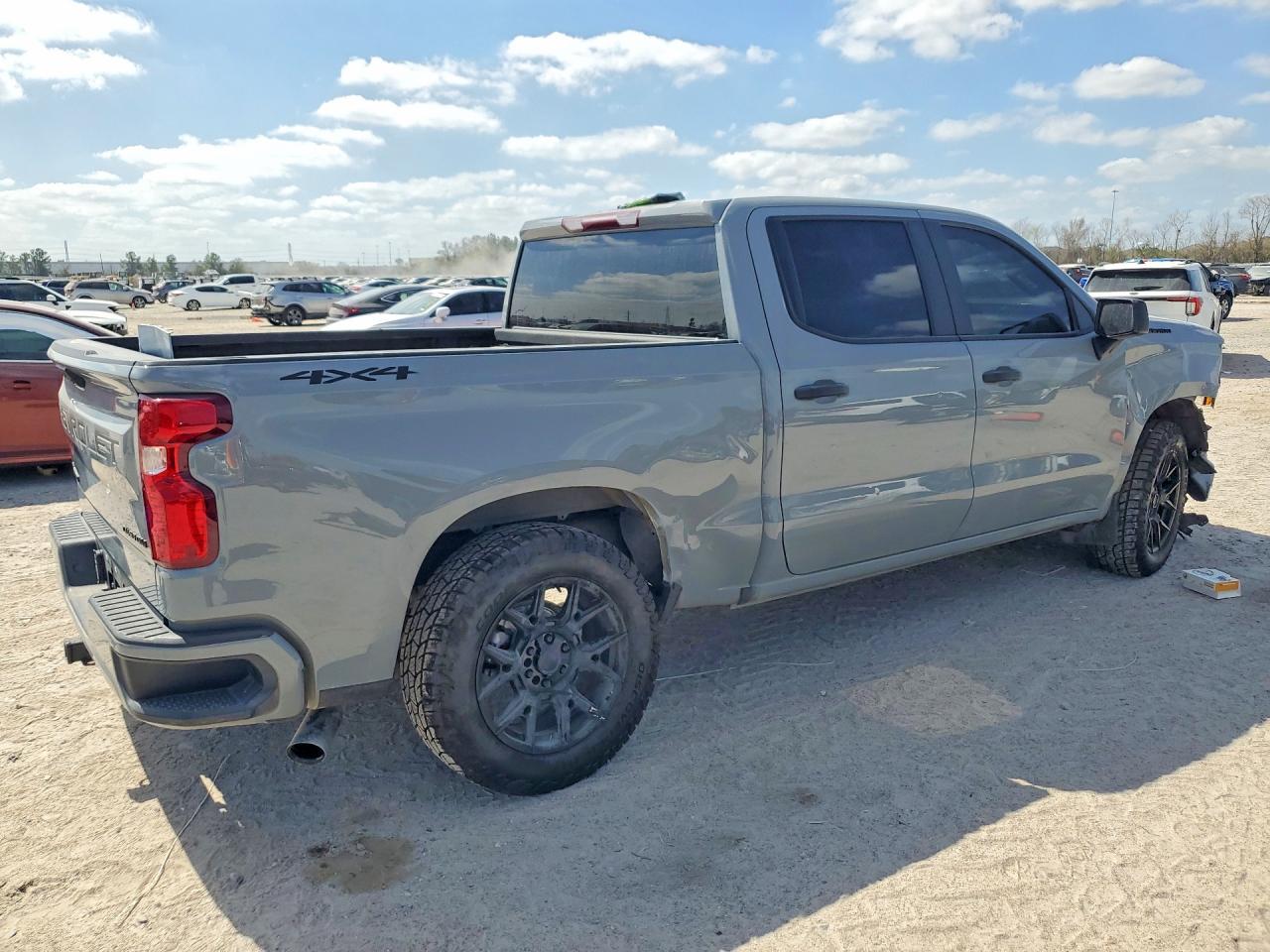 2024 Chevrolet Silverado K1500 Custom