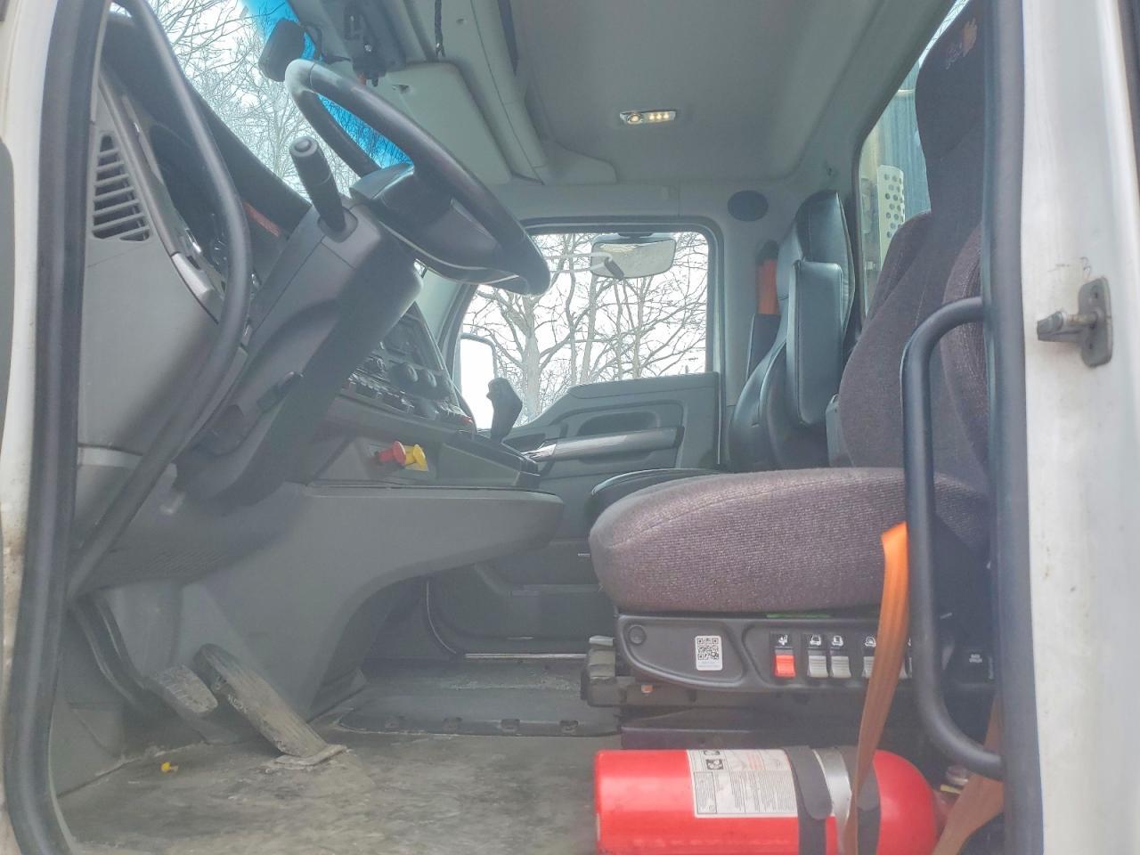 2018 Kenworth T680 BOX Truck