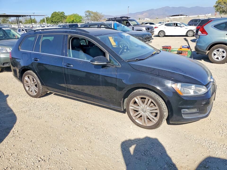 2015 Volkswagen Golf Sportwagen tdi s