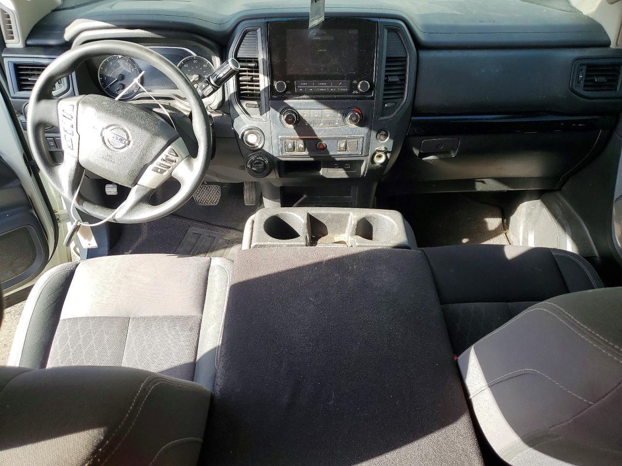 2022 Nissan Titan SV