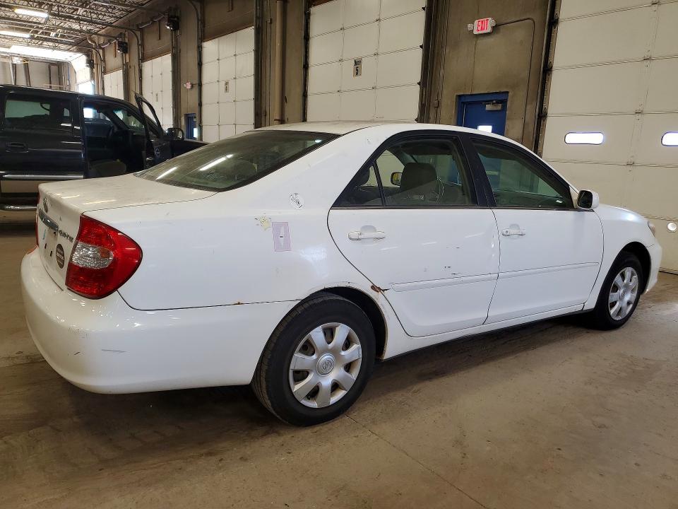 2004 Toyota Camry le