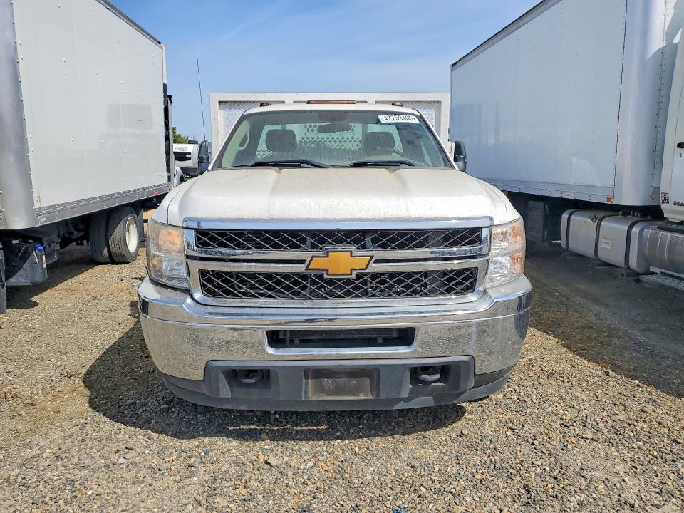 2014 Chevrolet Silverado Flatbed Truck