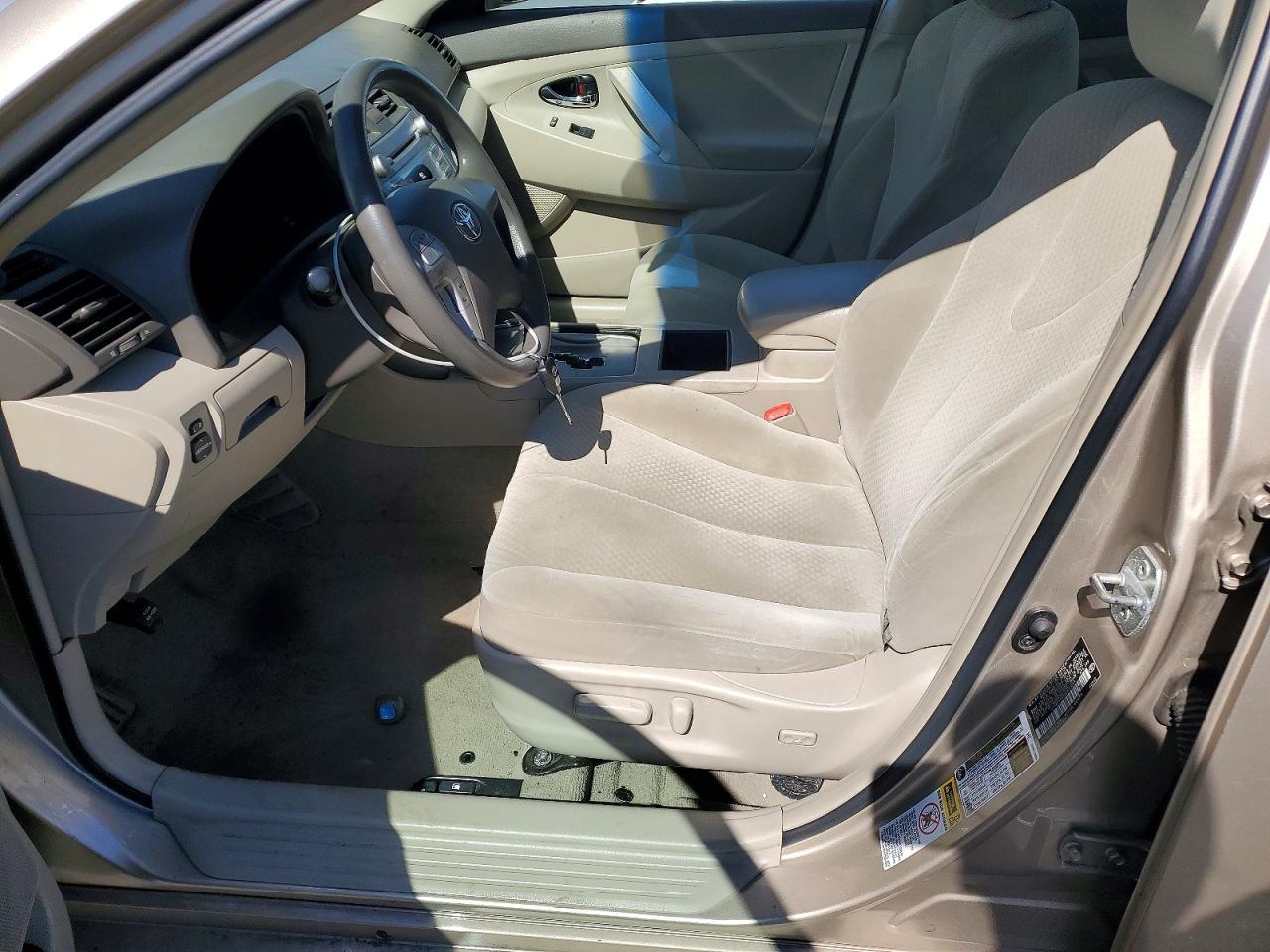 2009 Toyota Camry le