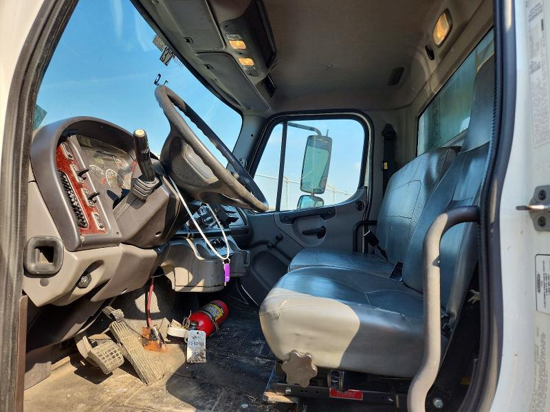 2013 Freigliner 2013 Freightliner Business Class M2 Refrigerated B