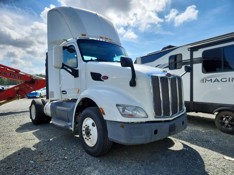 2016 Peterbilt 579 Semi Truck