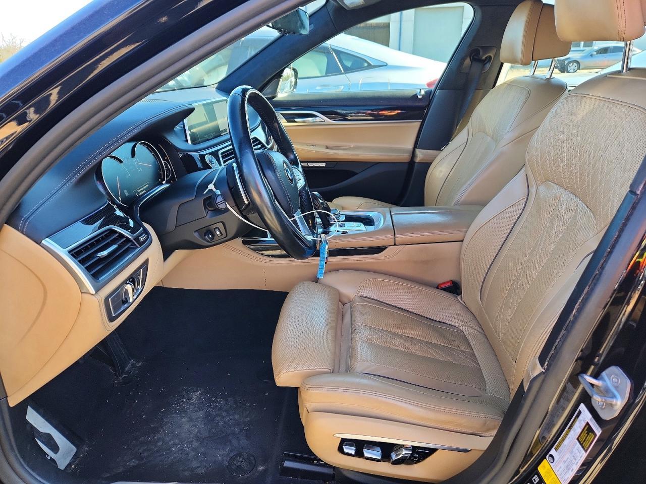 2016 BMW 750 xi