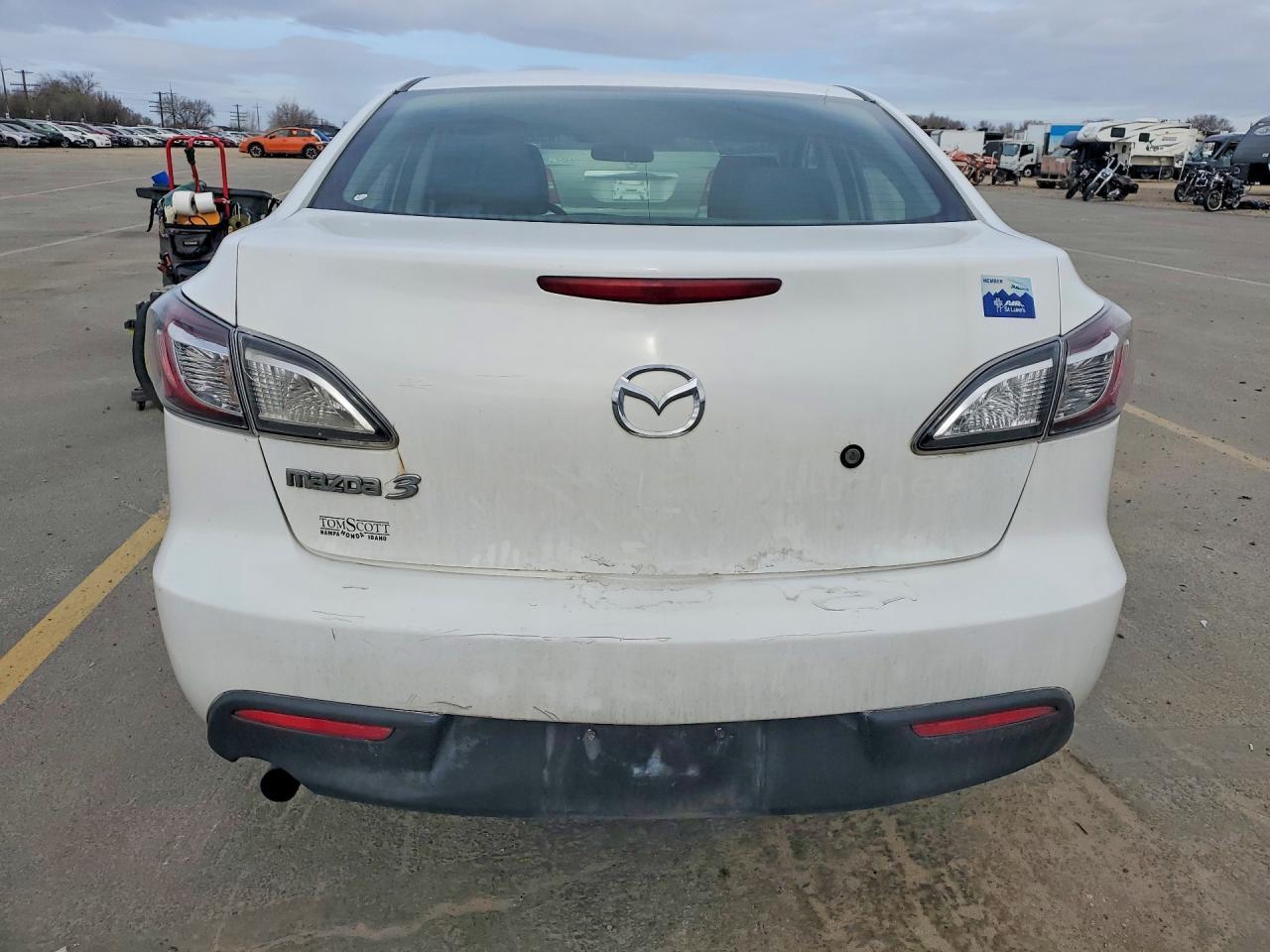 2011 Mazda 3 I