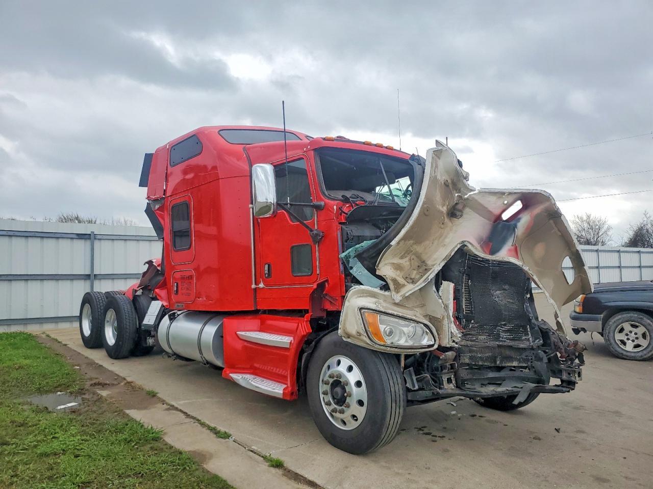 2012 Kenworth T660 Semi Truck
