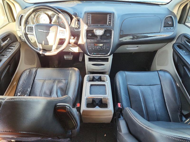 2014 Chrysler Town & Country Touring l