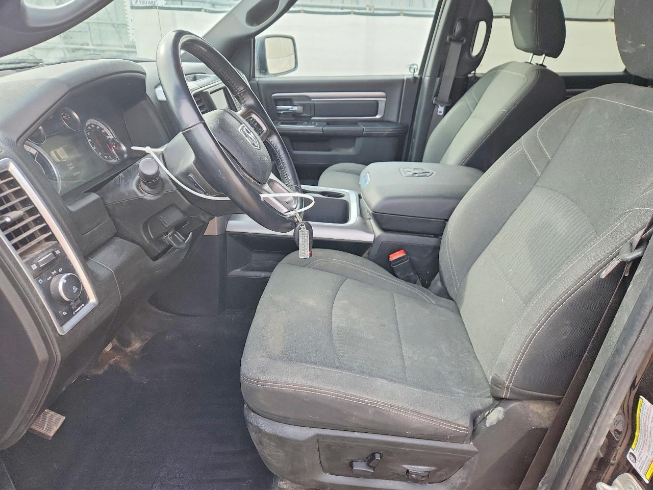 2023 Dodge Ram 1500 Classic slt
