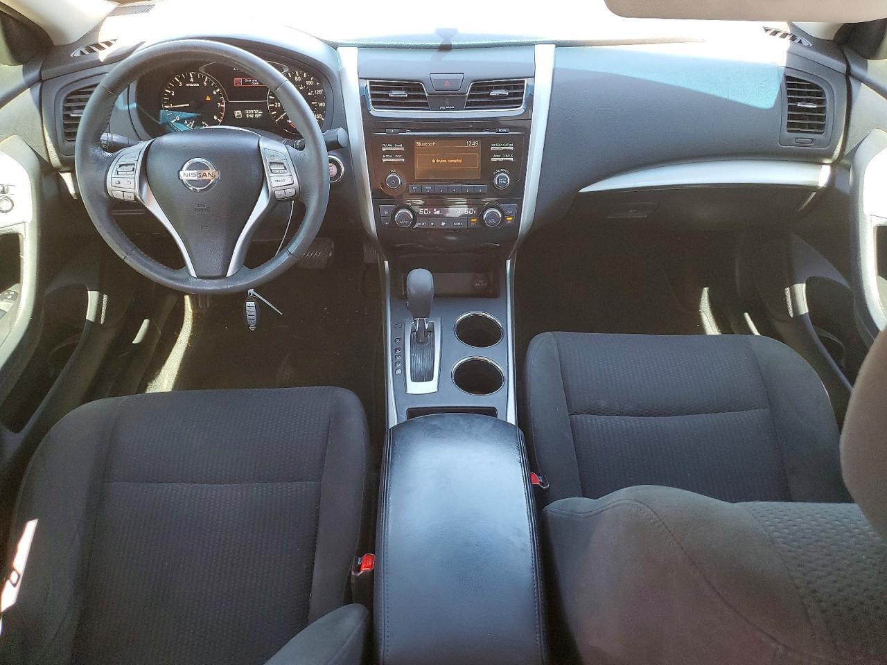 2015 Niss Altima 2.5 sv