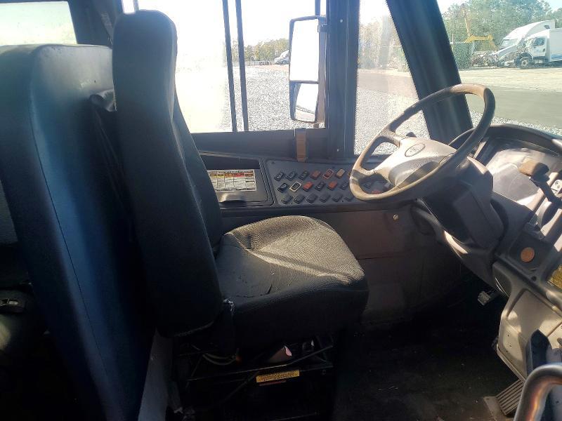 2010 Freightliner 2010 Thomas SAF-T-LINER C2-School Bus