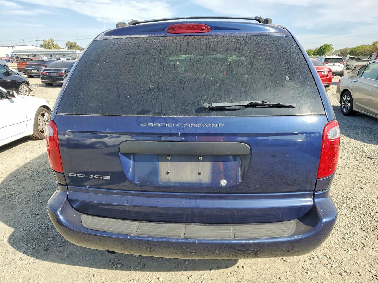 2005 Dodg Caravan se