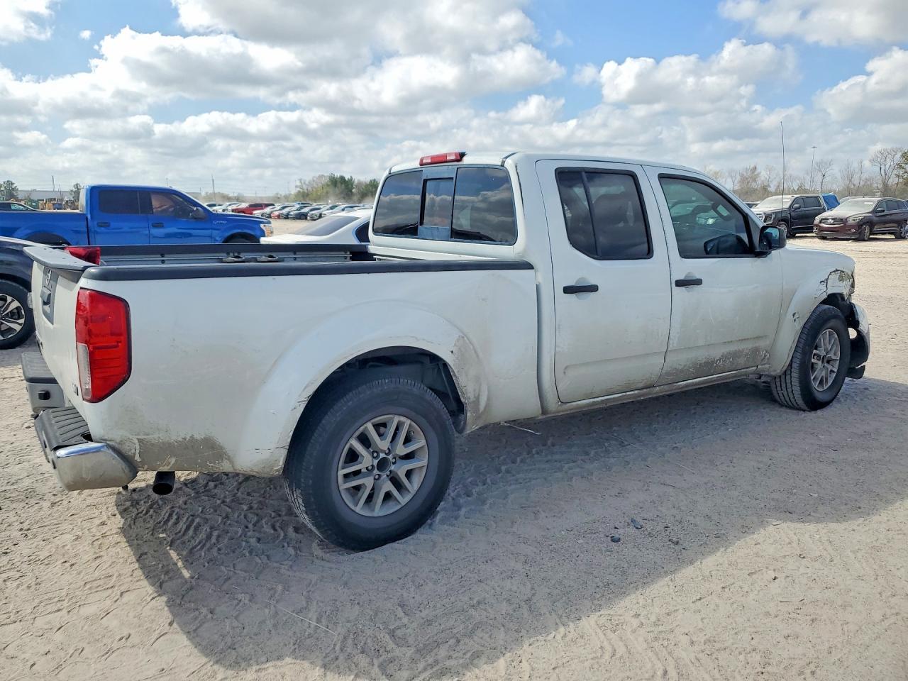2016 Nissan Frontier SV