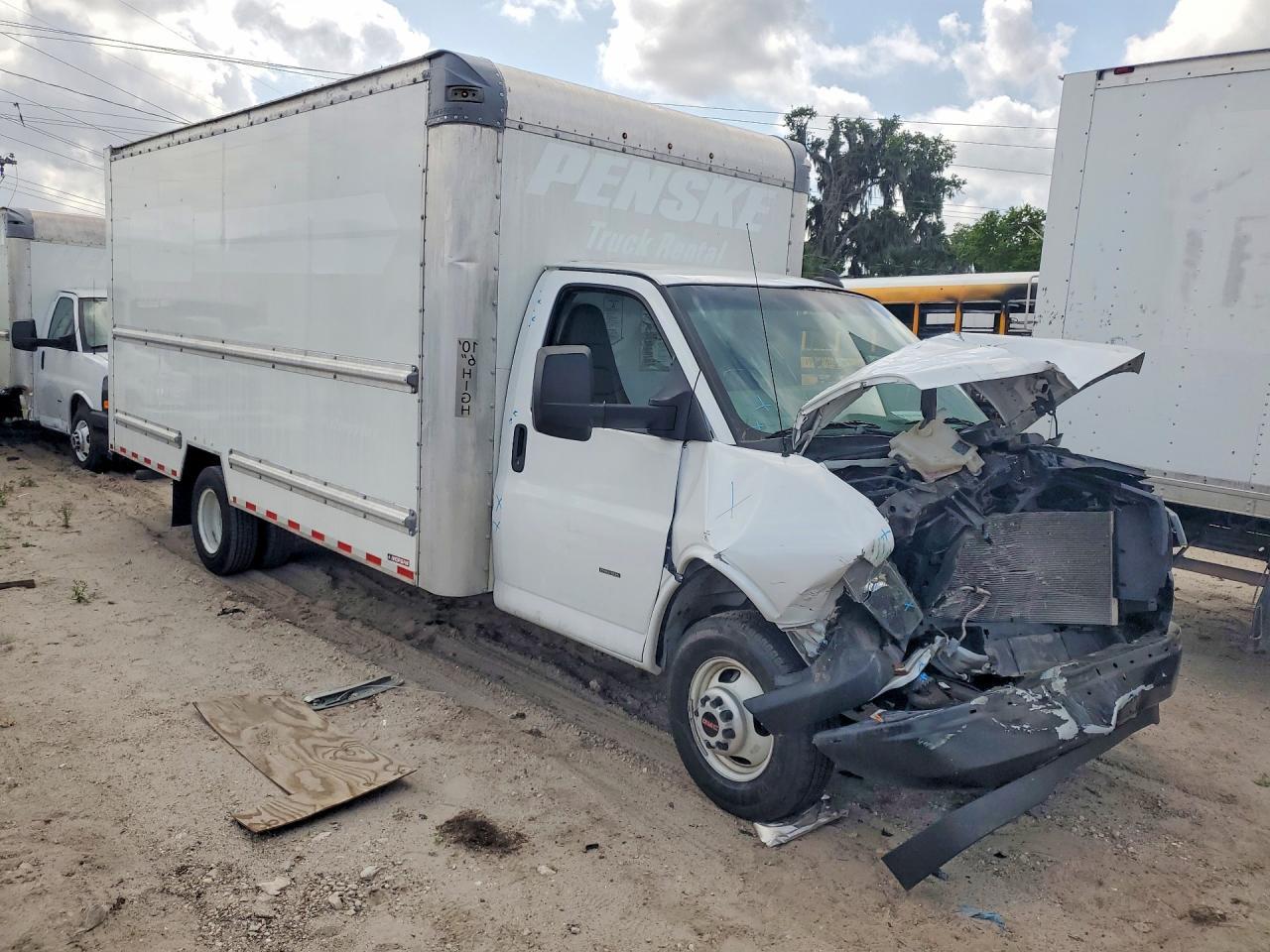 2023 GMC Savana BOX Truck